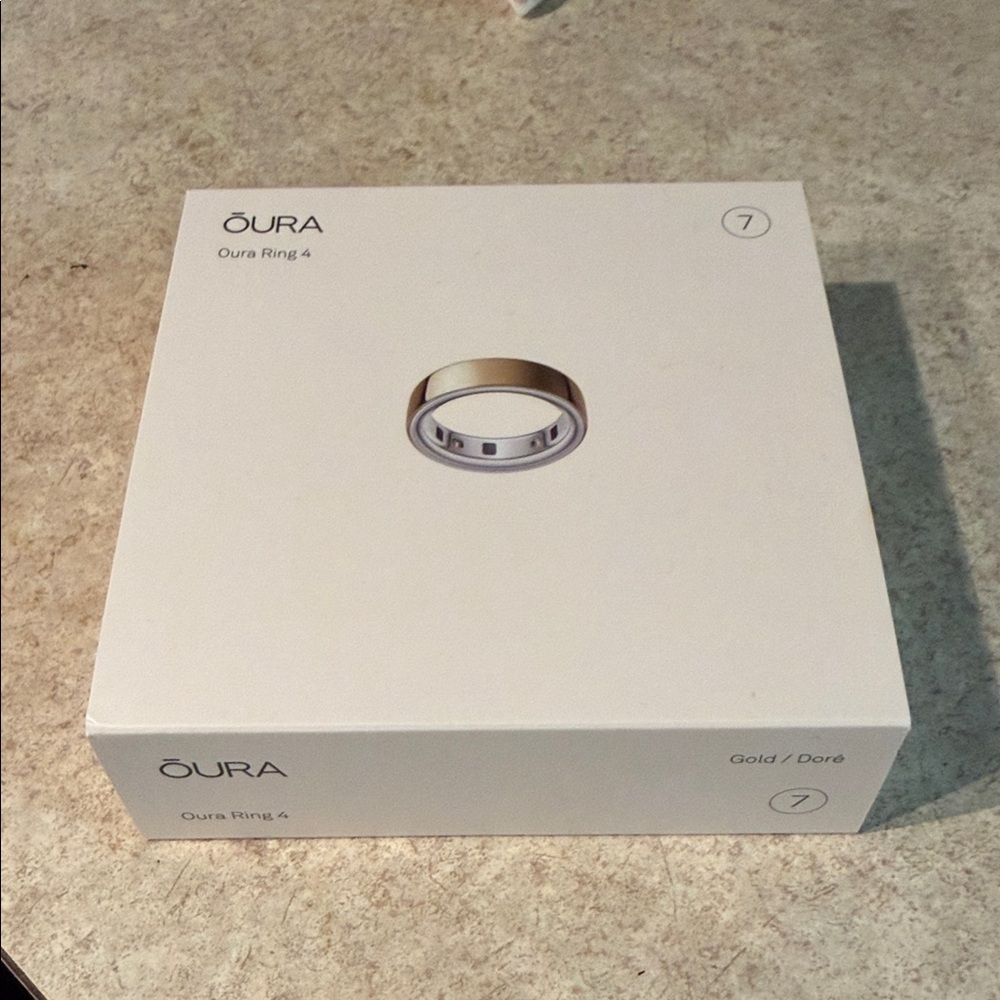 Oura Ring 4 in Gold